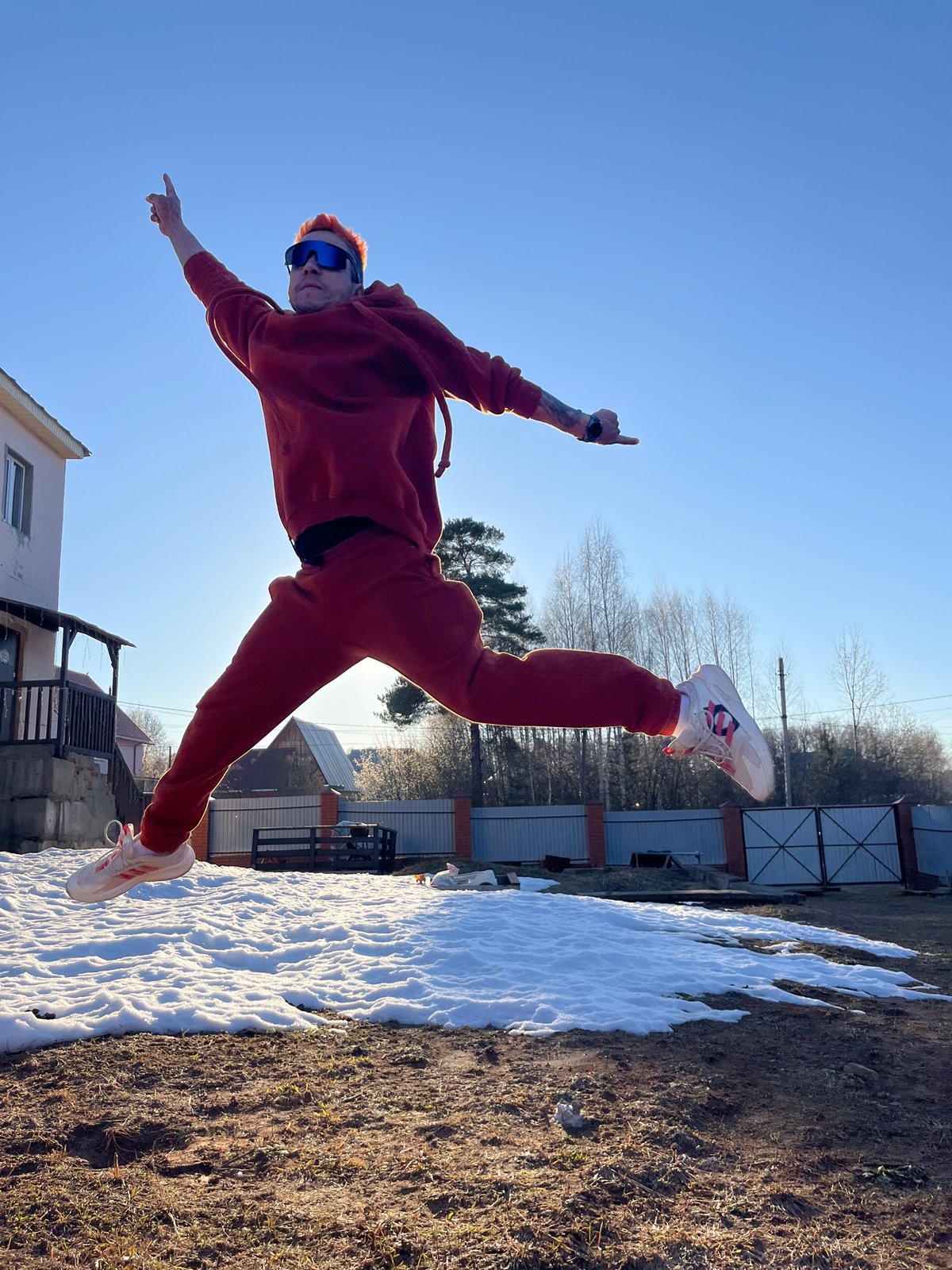Outdoor family activities and balancing acts captured in Chaikovsky
