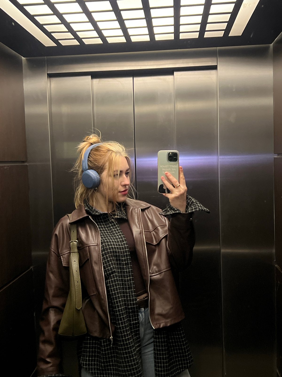 Personal moments documented in Boreti: selfie, meal, flowers