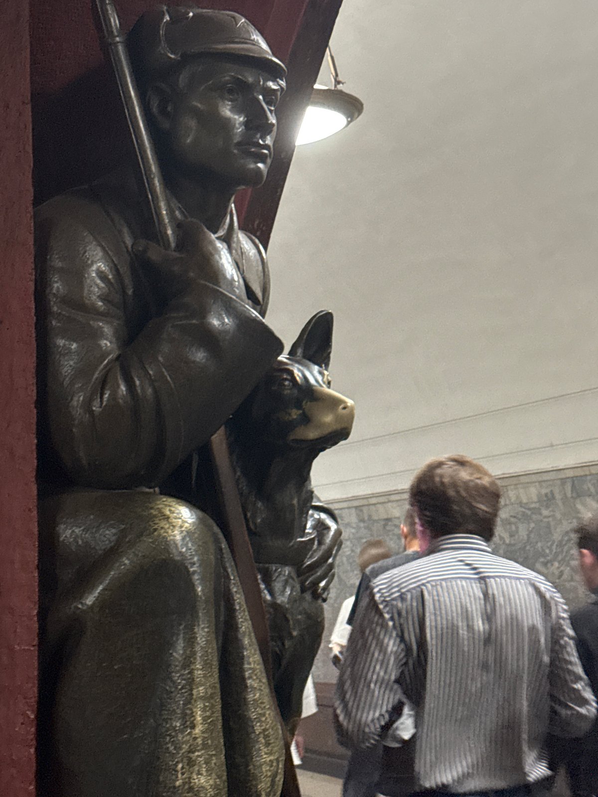 Moscow Metro's Ploshchad Revolyutsii station and its bronze sculptures
