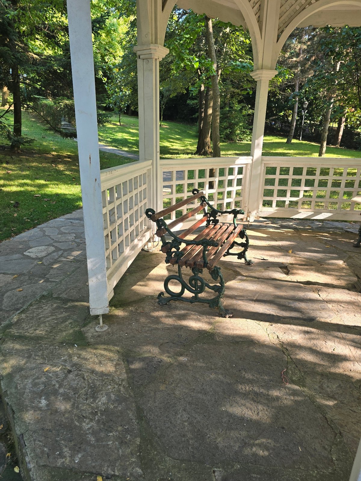 Sunny afternoon at a Beşiktaş park gazebo