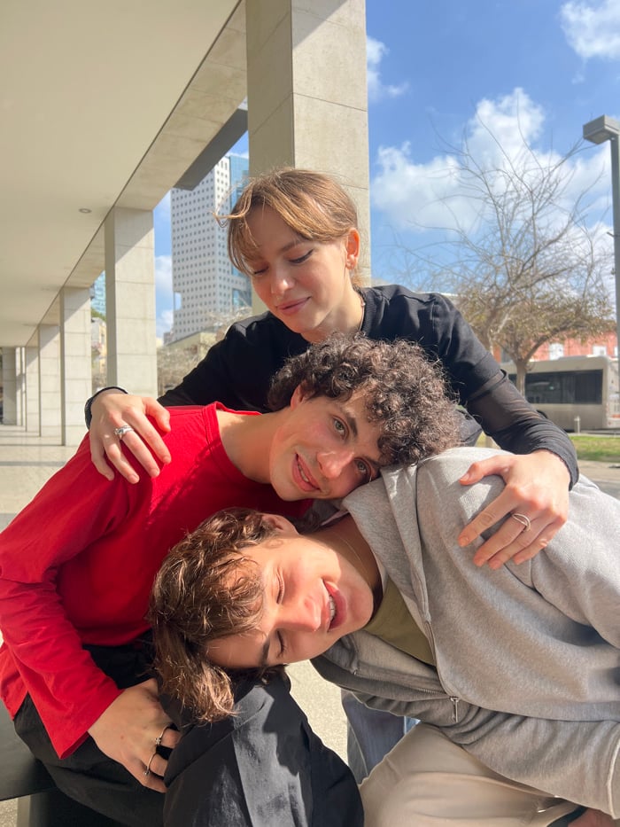 Casual moments documented across Tel-Aviv locations during midday period