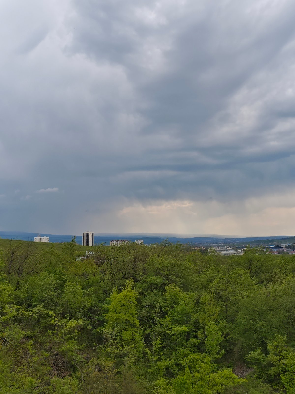 Spring nature walk documented in Pyatigorsk's mountainous landscape
