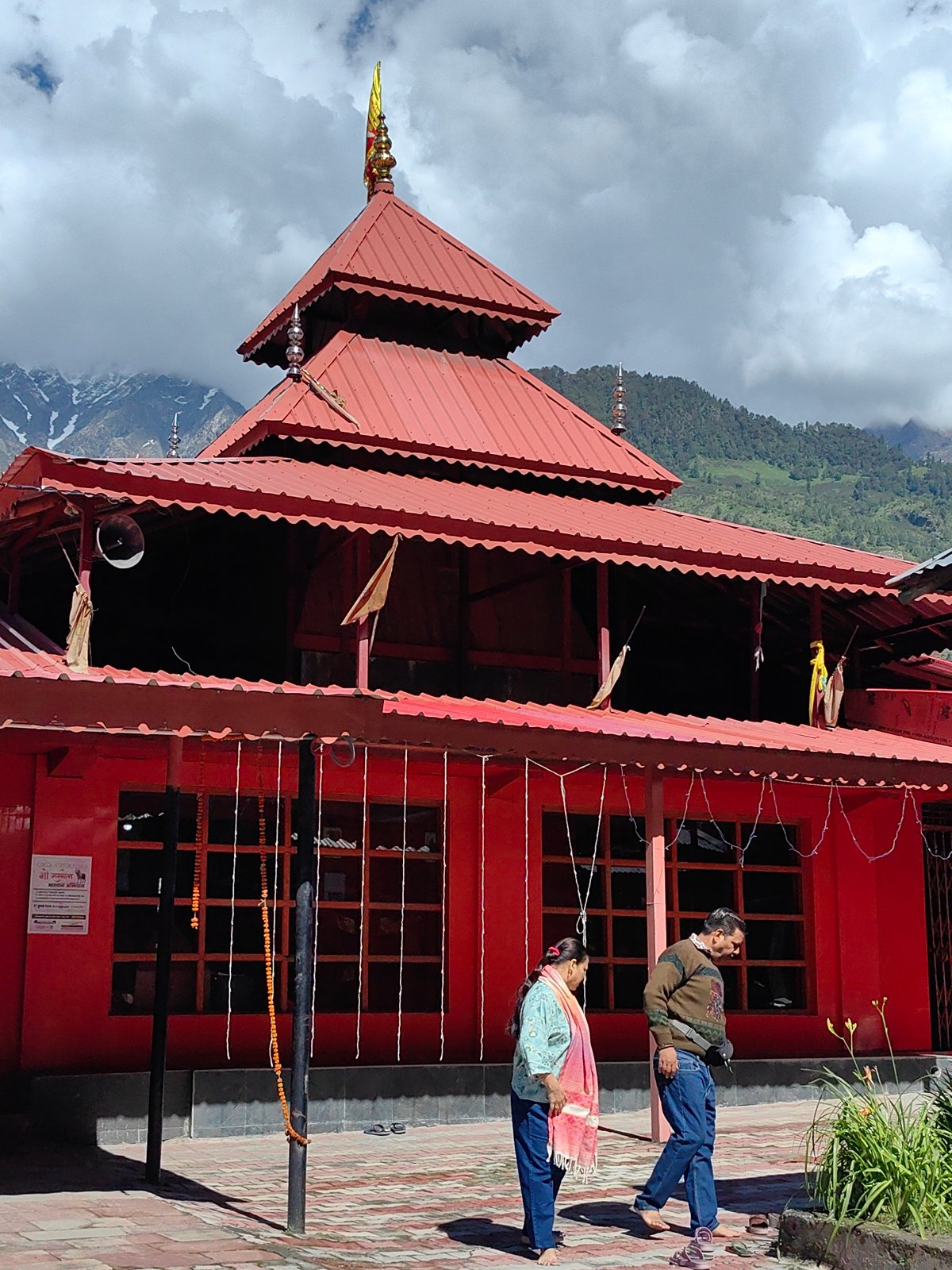Kullu Valley temple, bridge and street scenes in India