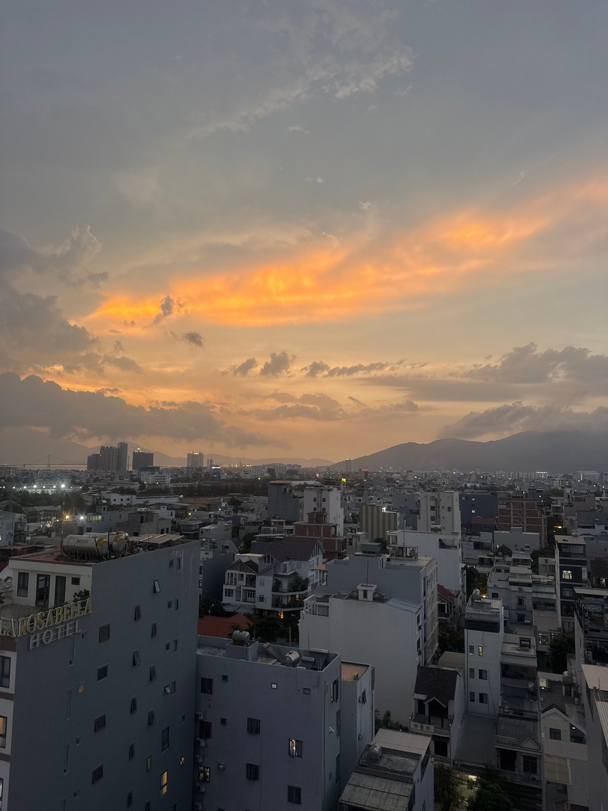 Morning moments captured across Đà Nẵng tourism and wellness scenes