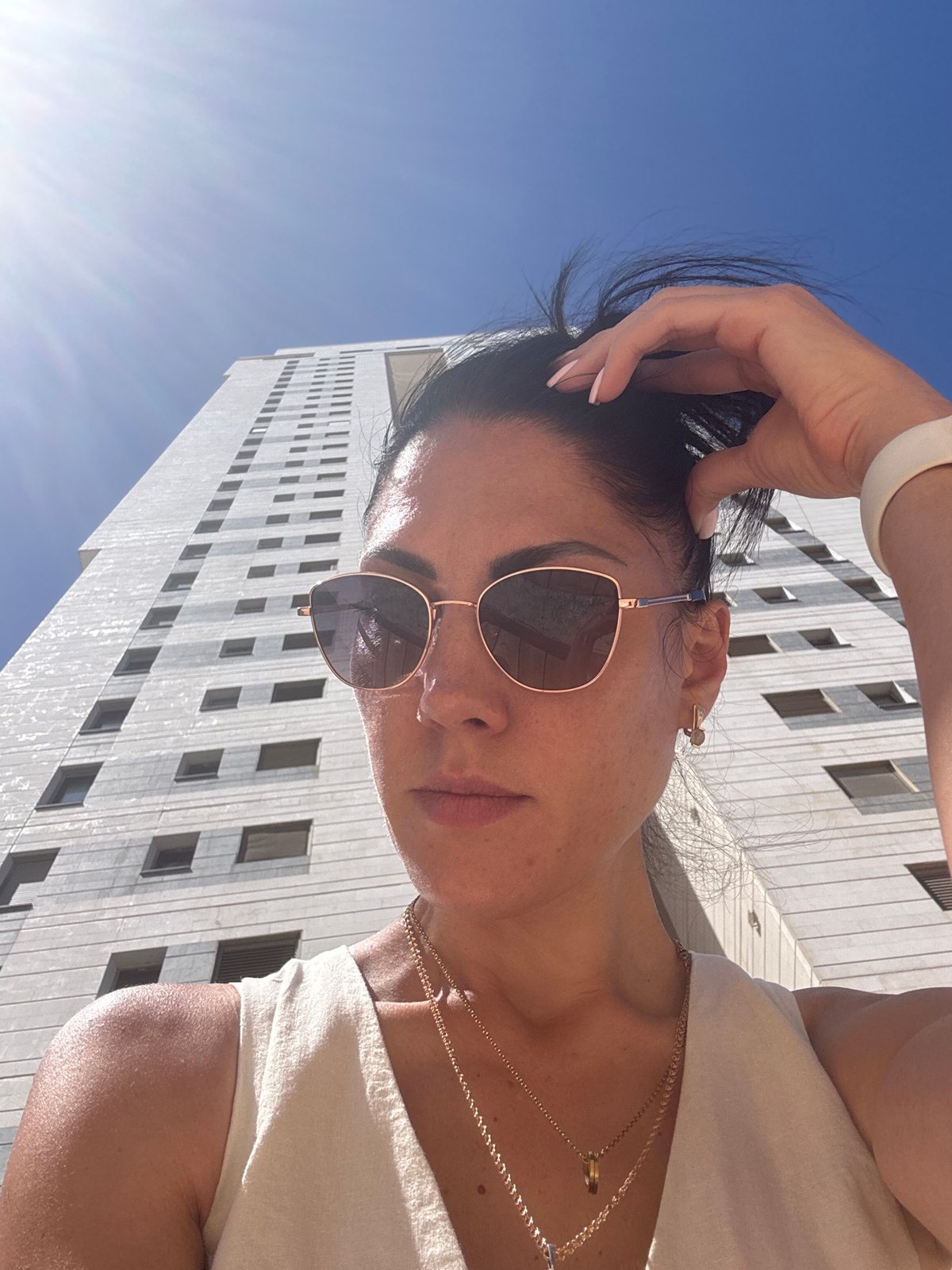 Everyday moments captured in Netanya: buildings, models, manicure
