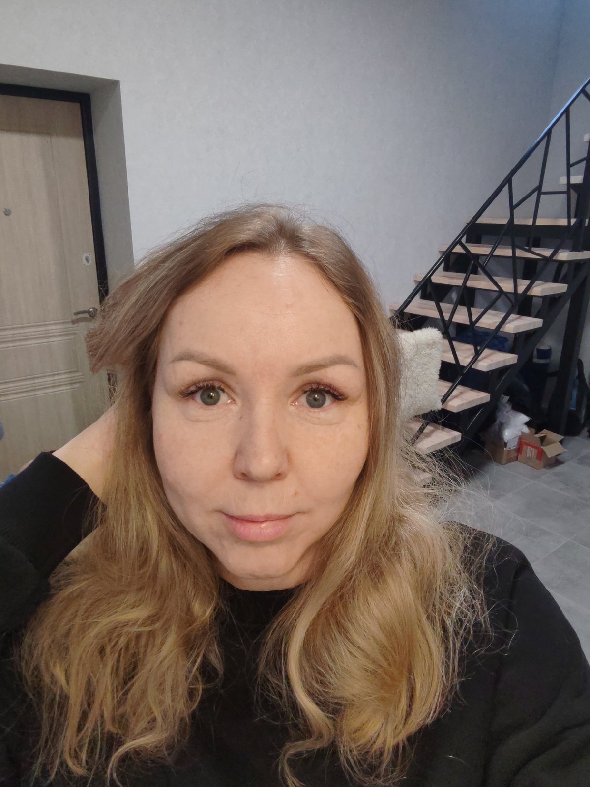 Woman photographed with child in Chaikovsky selfie session