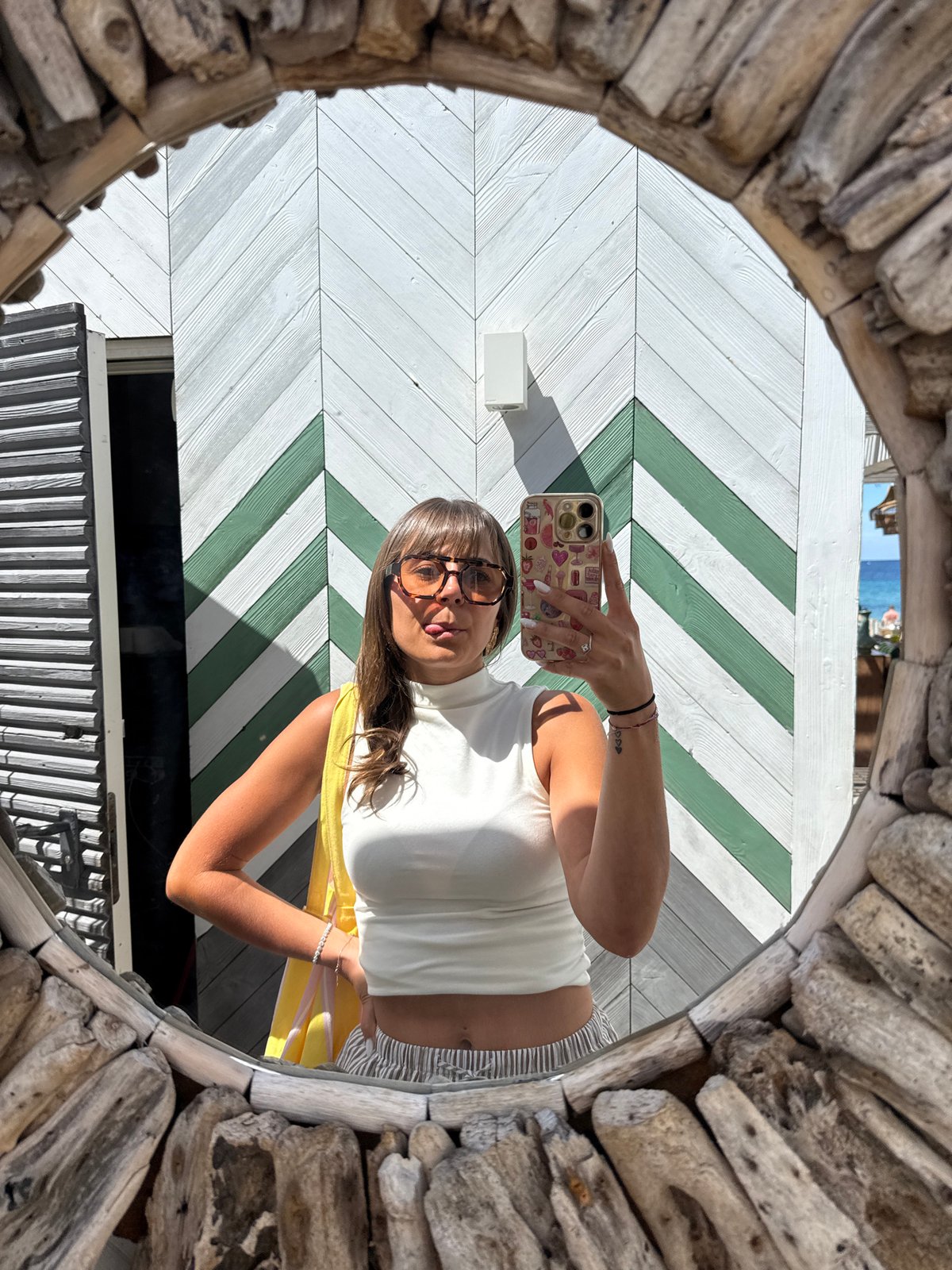 Casual moments captured in Ramatuelle: selfies and beach scenes