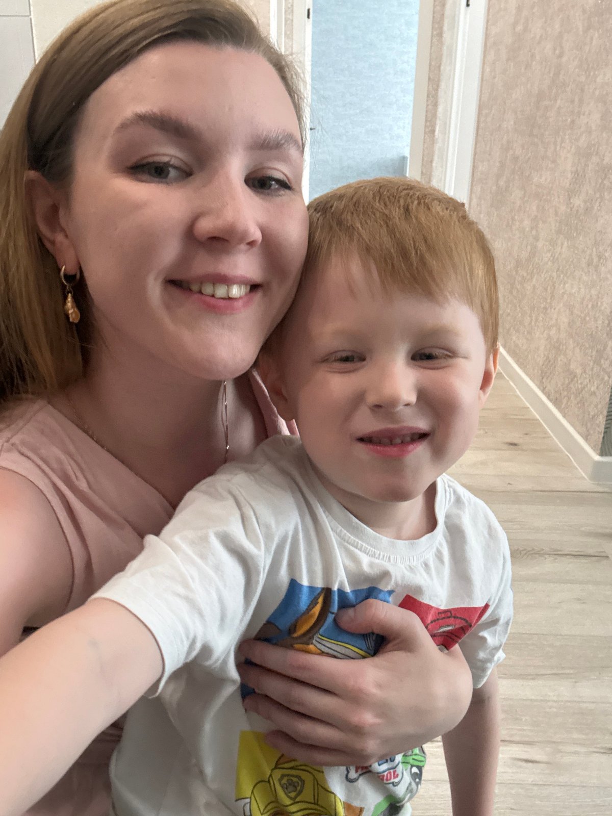 Mother and child capture morning selfies in Izhevsk home