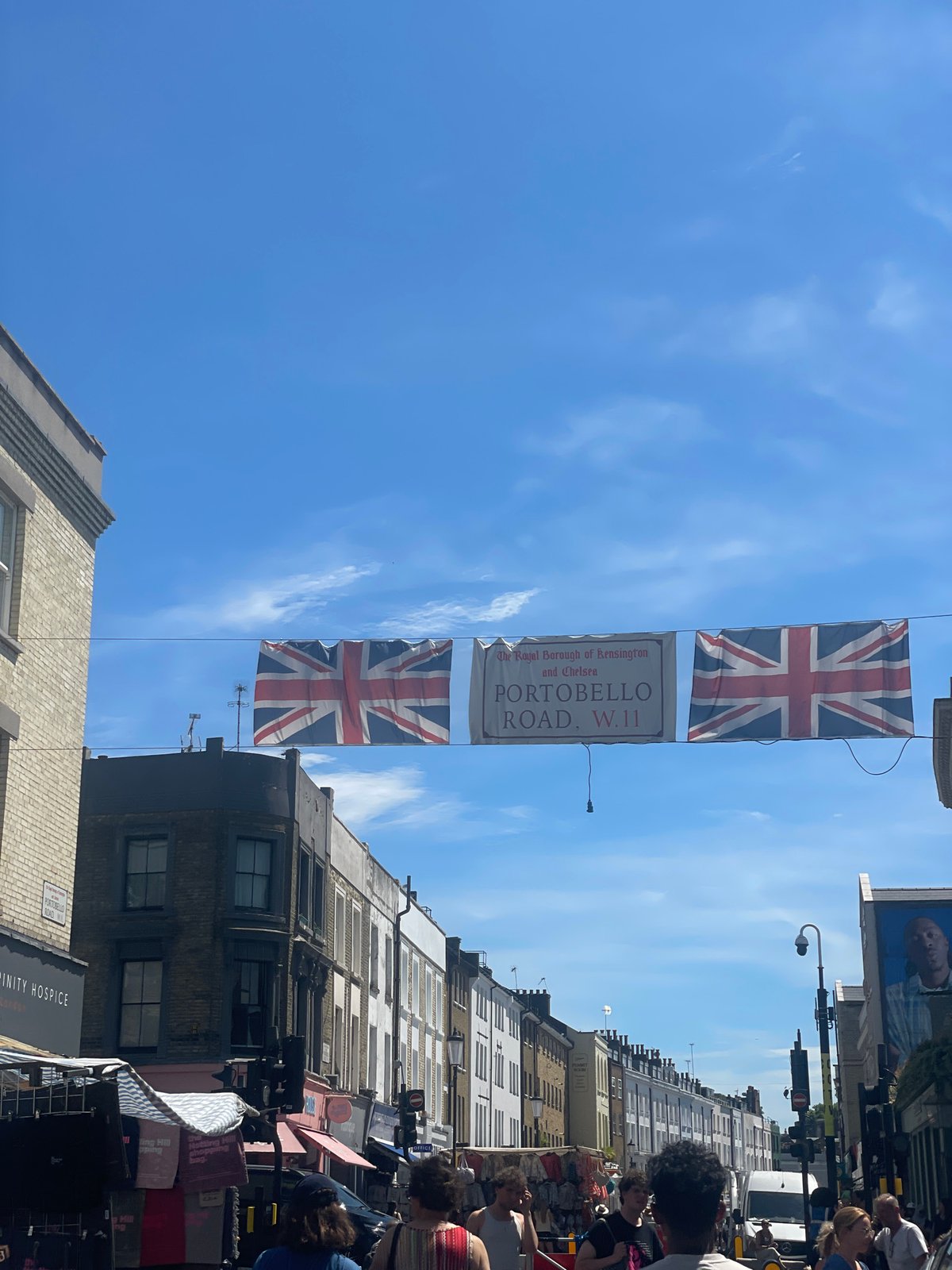 A sunny afternoon stroll through Portobello Road and Notting Hill