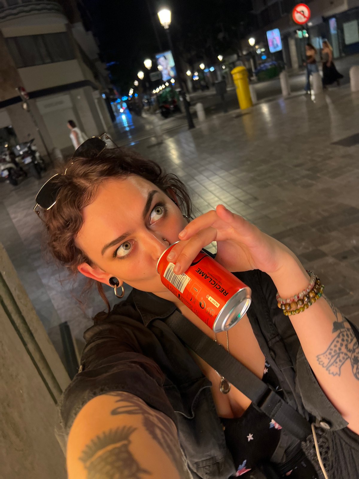 Evening documentation of València landmarks and street life