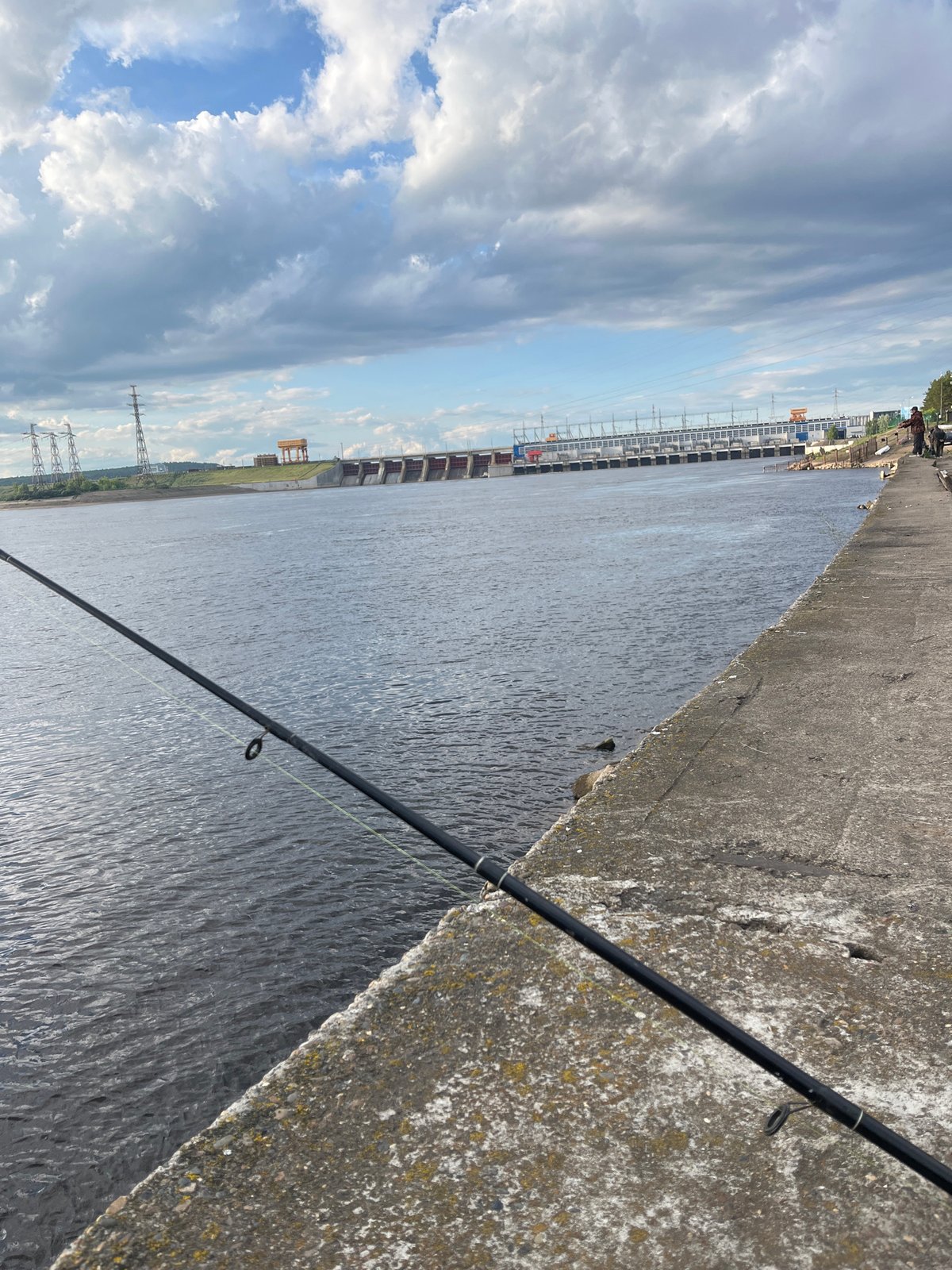Afternoon fishing and exploration documented in Chaikovsky, Russia