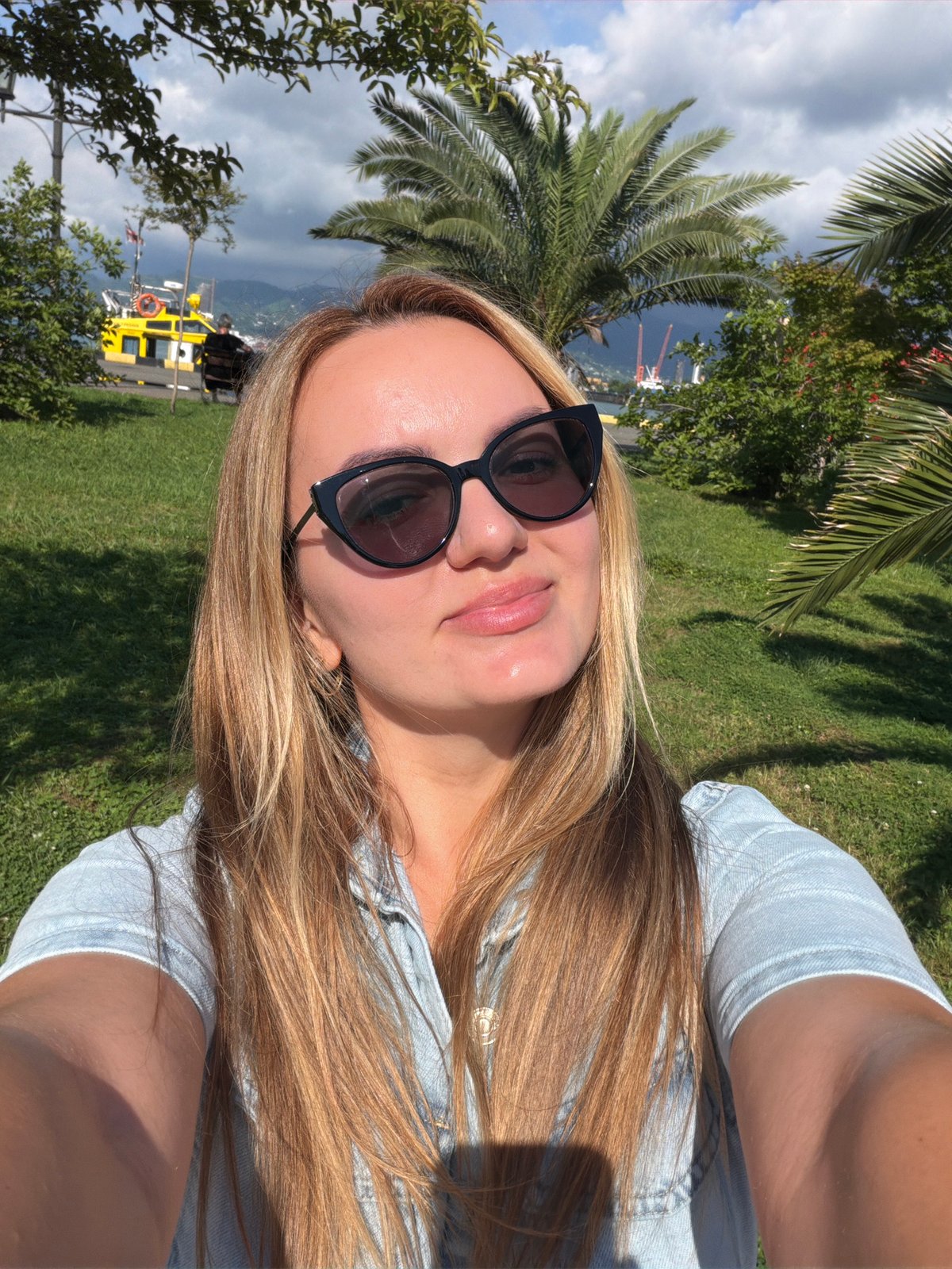 Midday stroll through Batumi's streets and waterfront