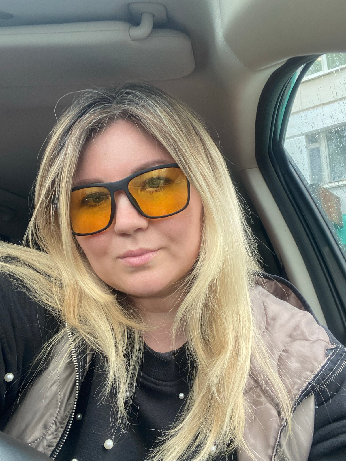 Woman documented in multiple Chaikovsky locations during morning hours