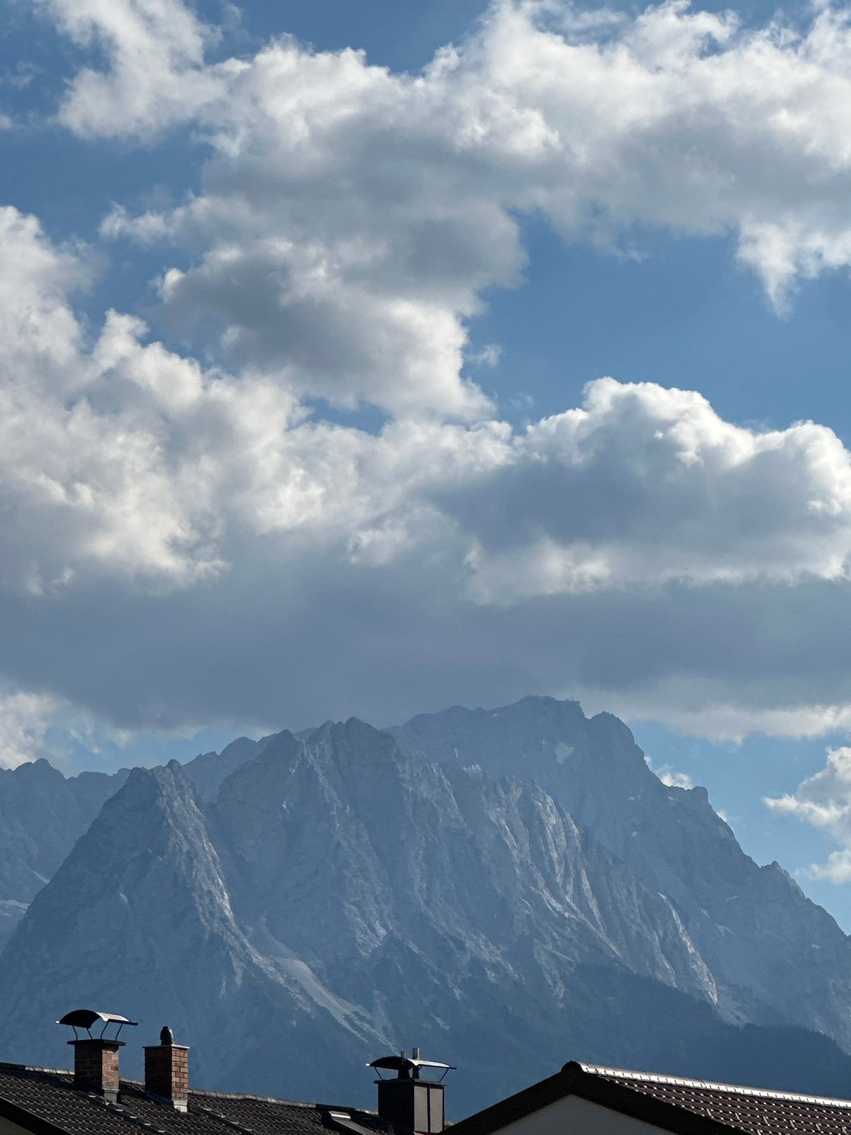 Alpine views and town scenery around Garmisch-Partenkirchen in summer