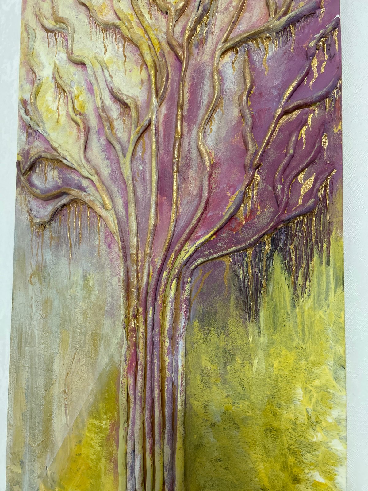 Textured tree artwork and sunset views across Kemerovo