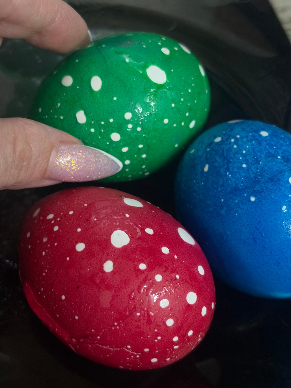 Easter celebrations documented in Saint Petersburg with traditional cakes