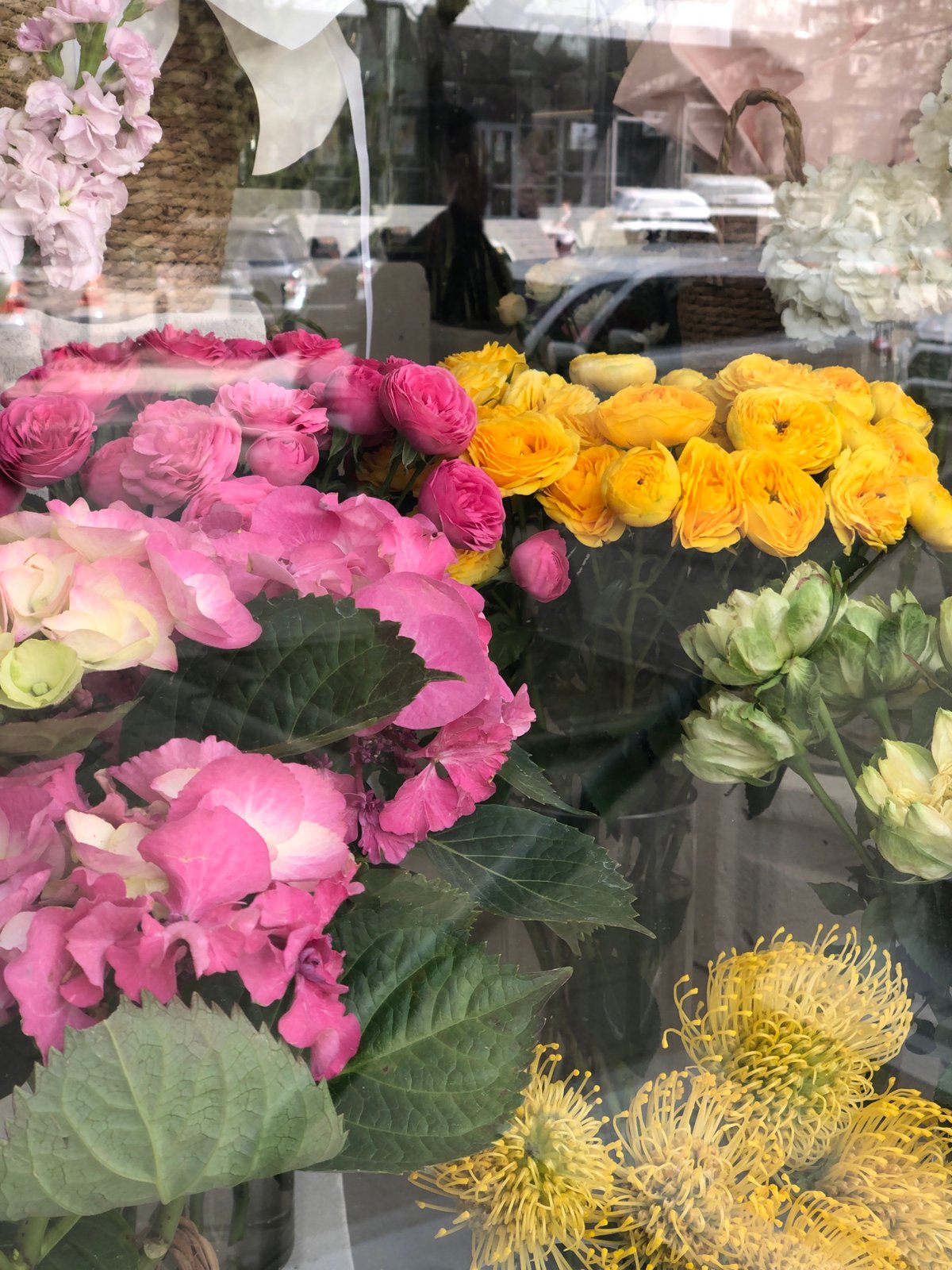 Morning street documentation captures Krasnoyarsk flowers and architecture