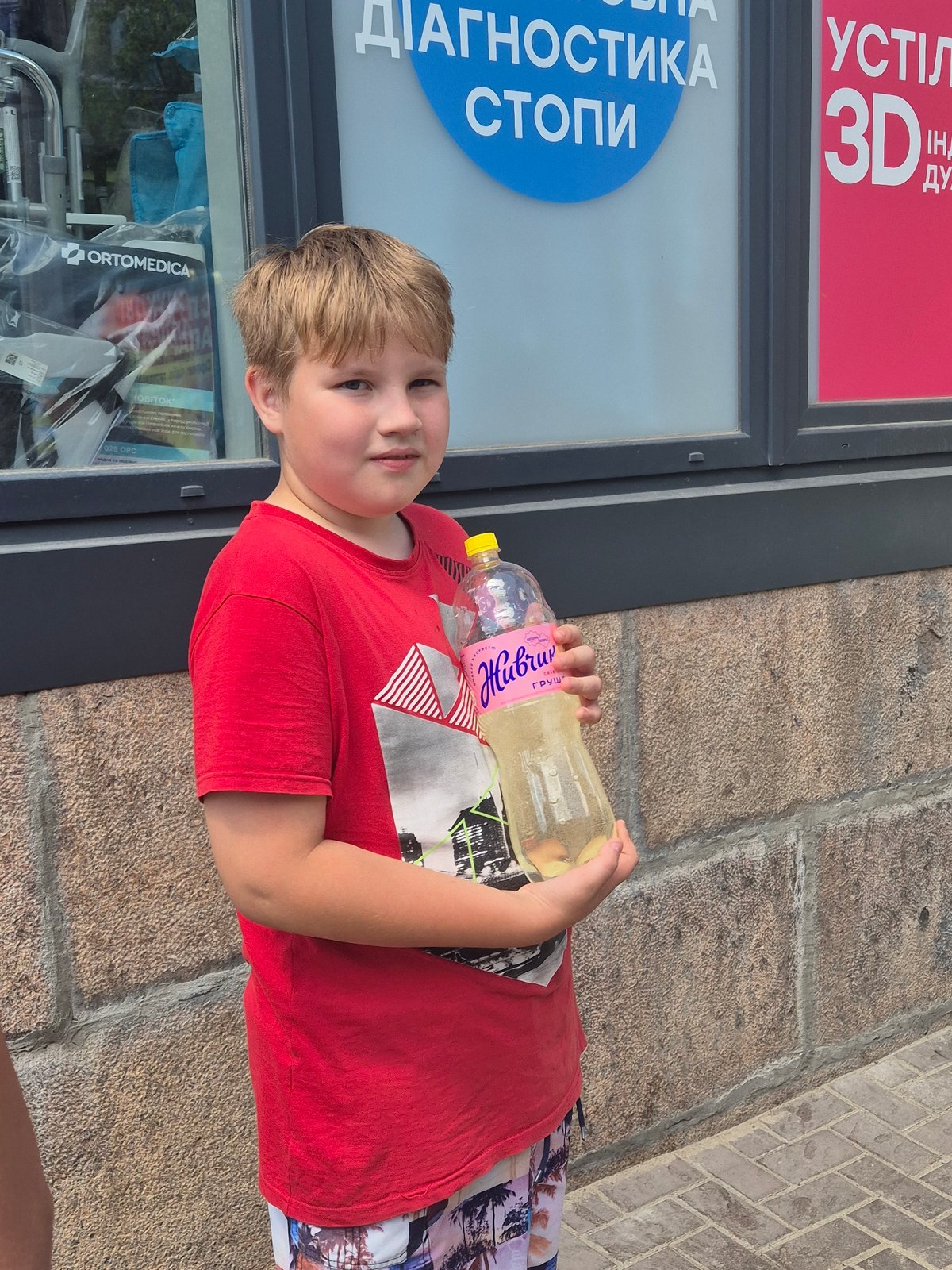 Ordinary morning around Kropyvnytskyi's streets and shops