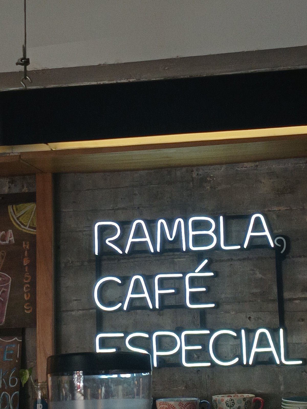 Evening café visit documented at Buenos Aires establishment