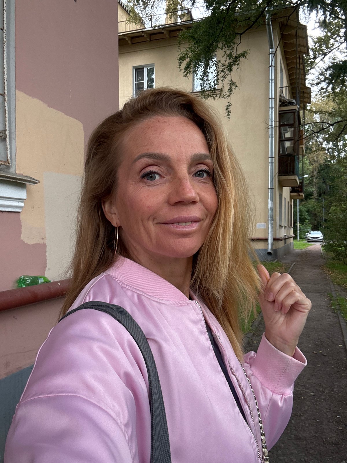 Street style snapshots near colorful Saint Petersburg architecture