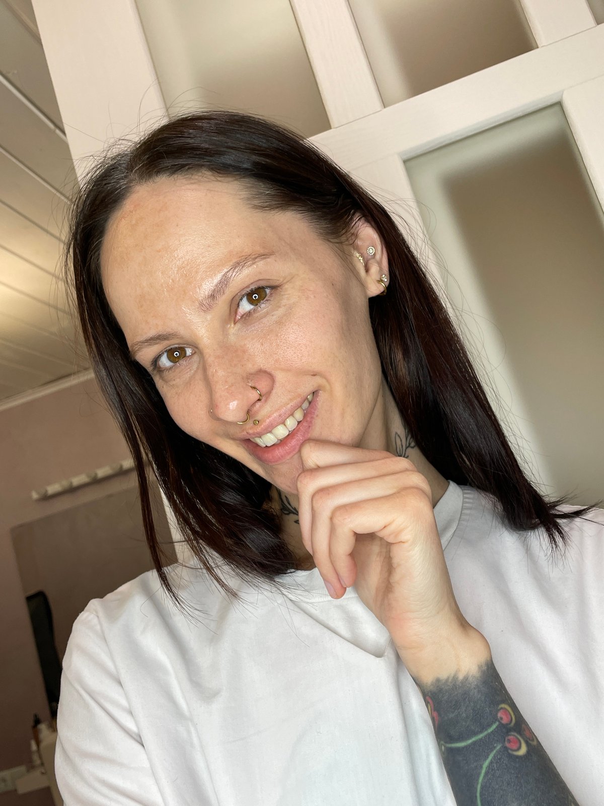 Tattooed woman photographed before and during medical procedure in Izhevsk