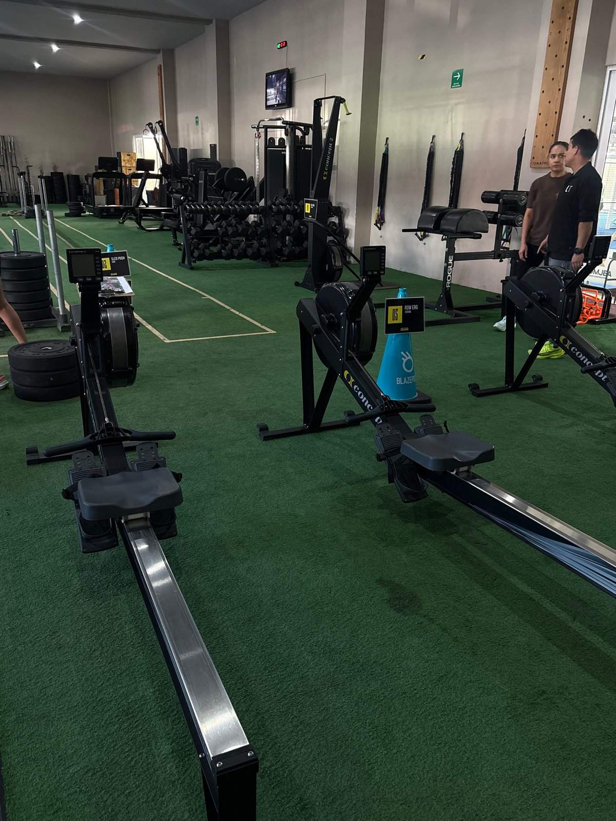 Routine gym workout session documented in Puebla, Mexico
