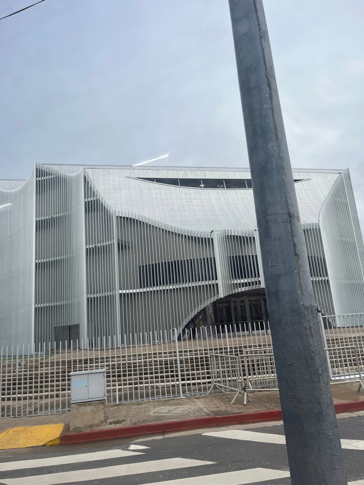 Modern curved building documented in Cordoba, Argentina
