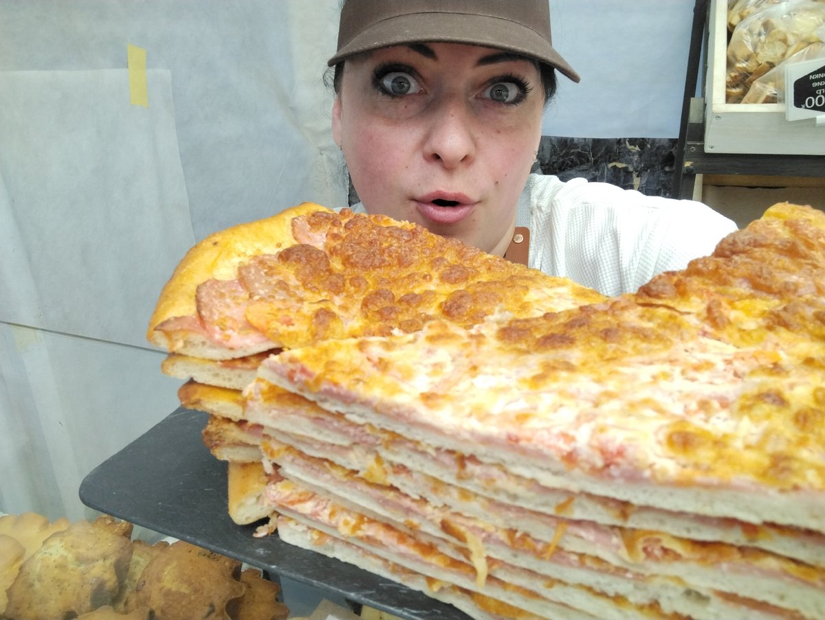 Bakery worker documents early morning shift in Votkinsk