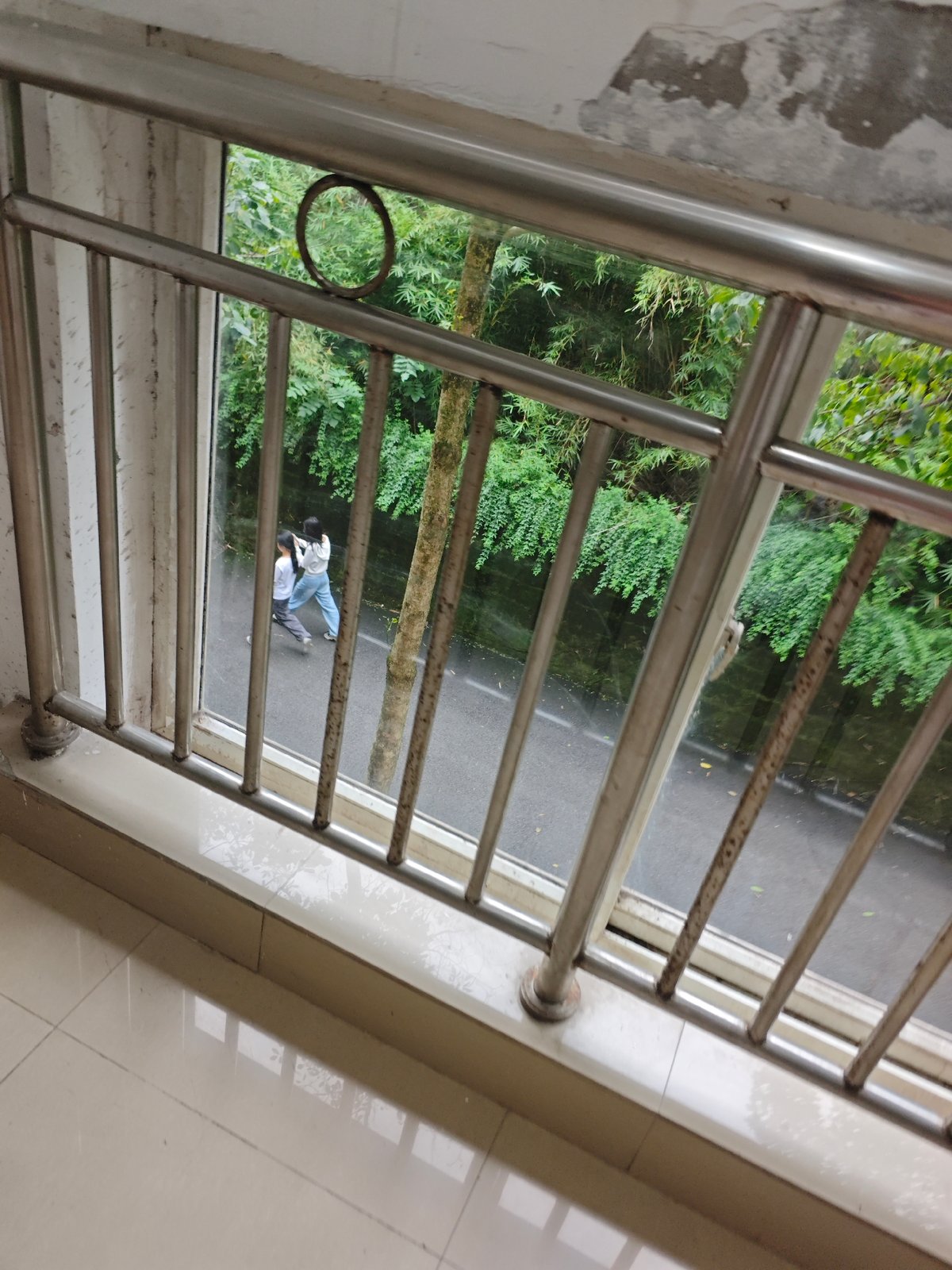 Morning street life documented in Chongqing High-tech Zone