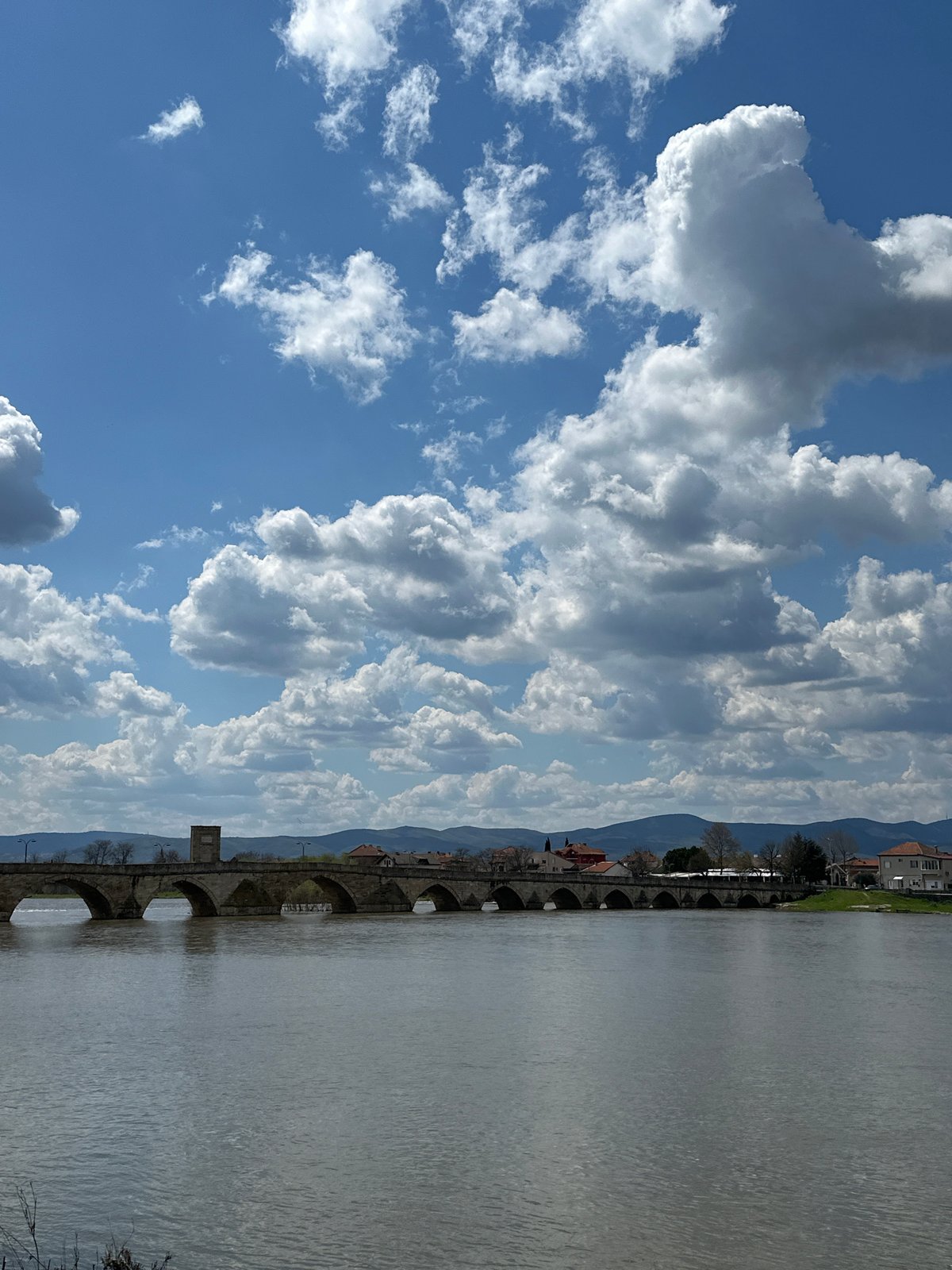 Quiet morning scenes documented around Svilengrad's historic bridge area