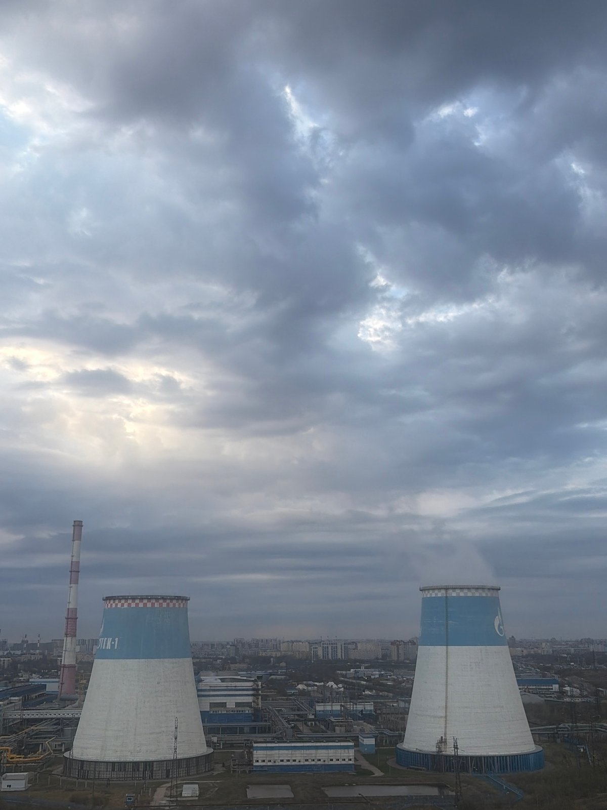 Industrial power facility observed in Saint Petersburg under cloudy skies