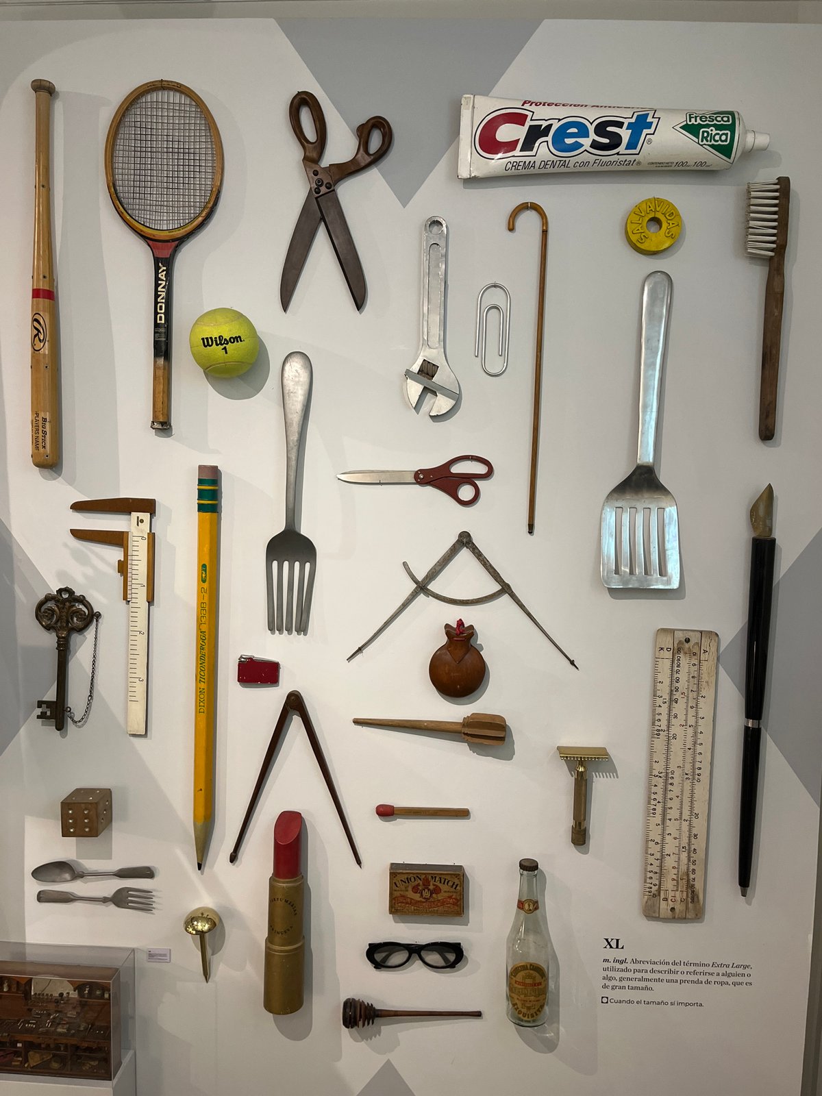 Object displays and installations documented in Mexico City