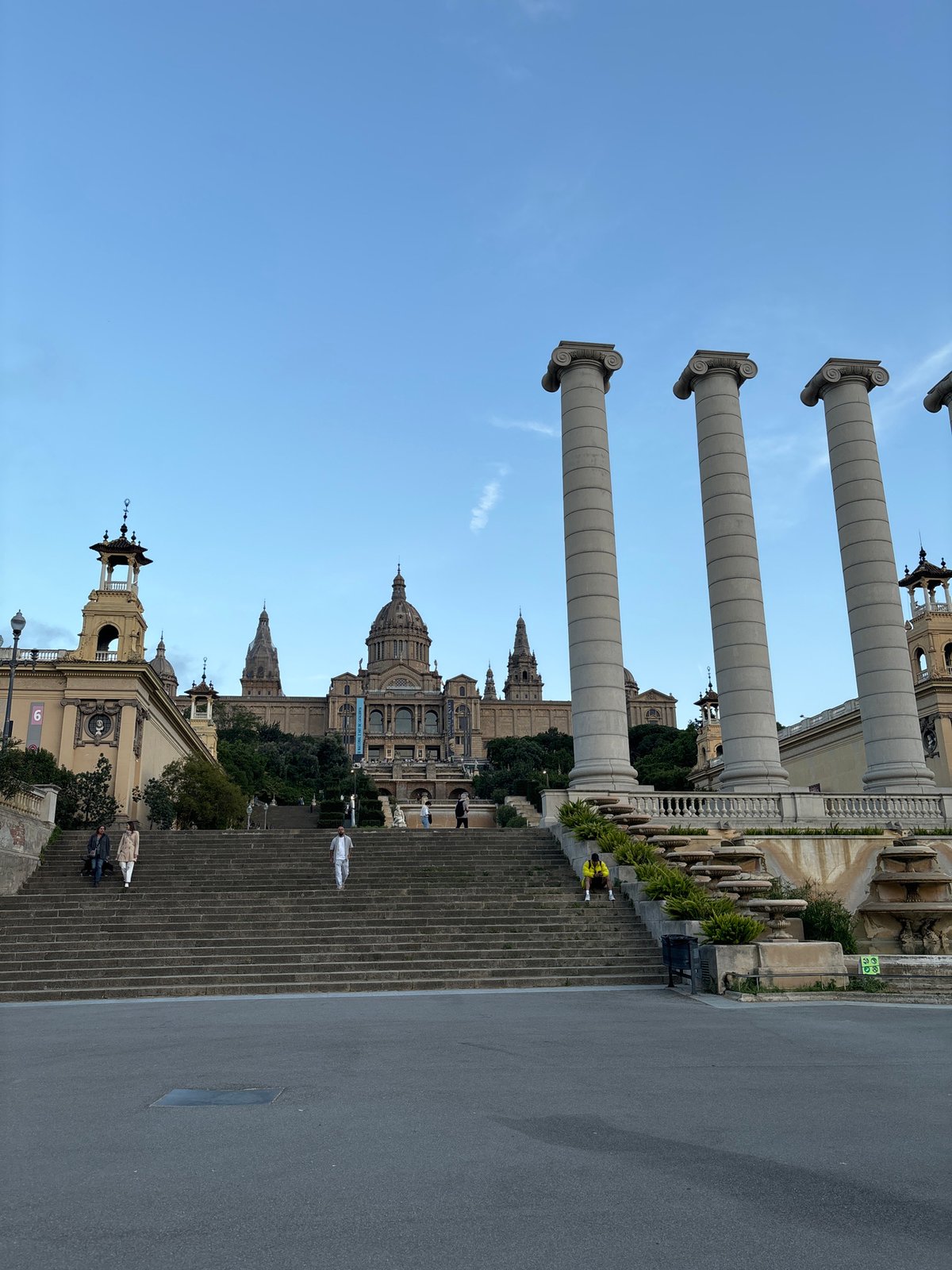 Tourist documents Barcelona's iconic architecture from Montjuïc to Güell