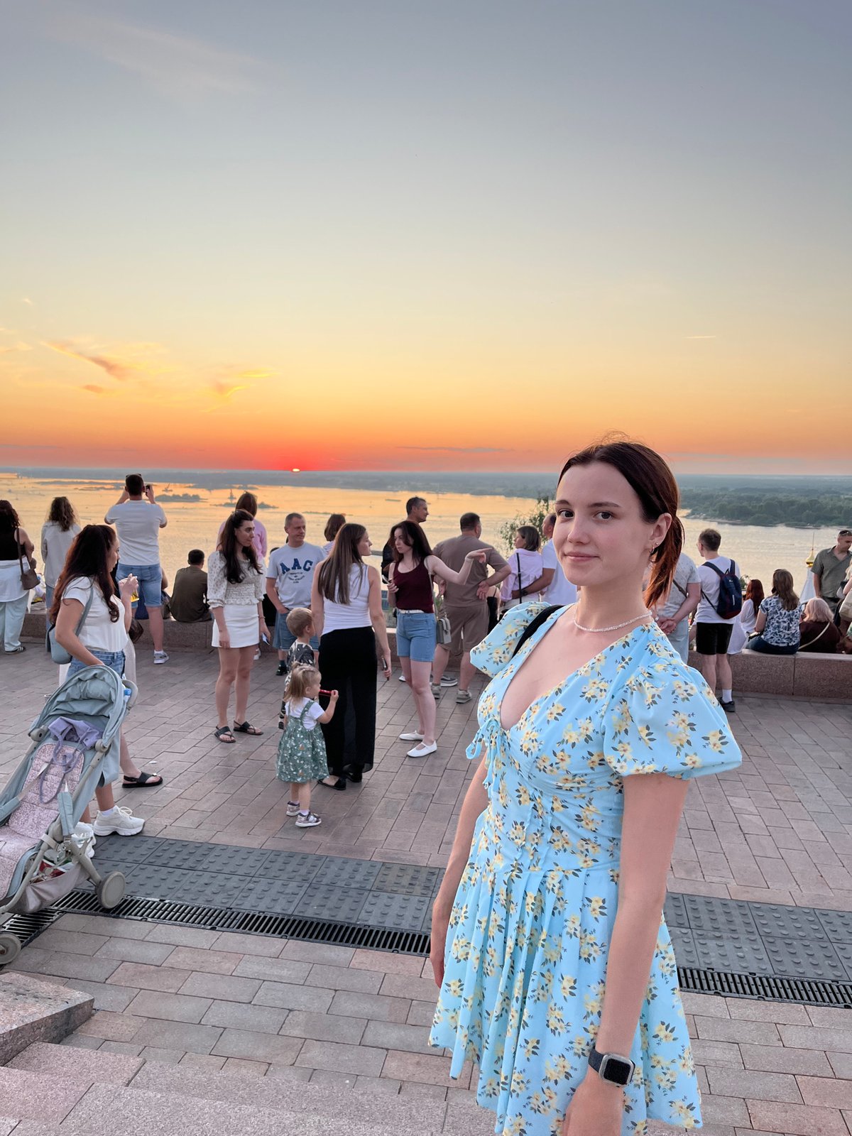 Evening tourists visit Nizhny Novgorod Kremlin, view Volga sunset