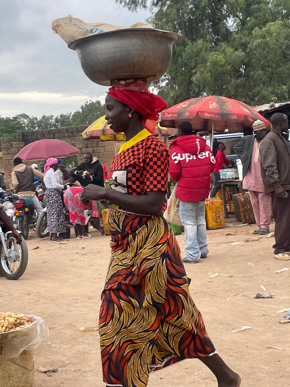 Afternoon market hustle across Wang, Nigeria