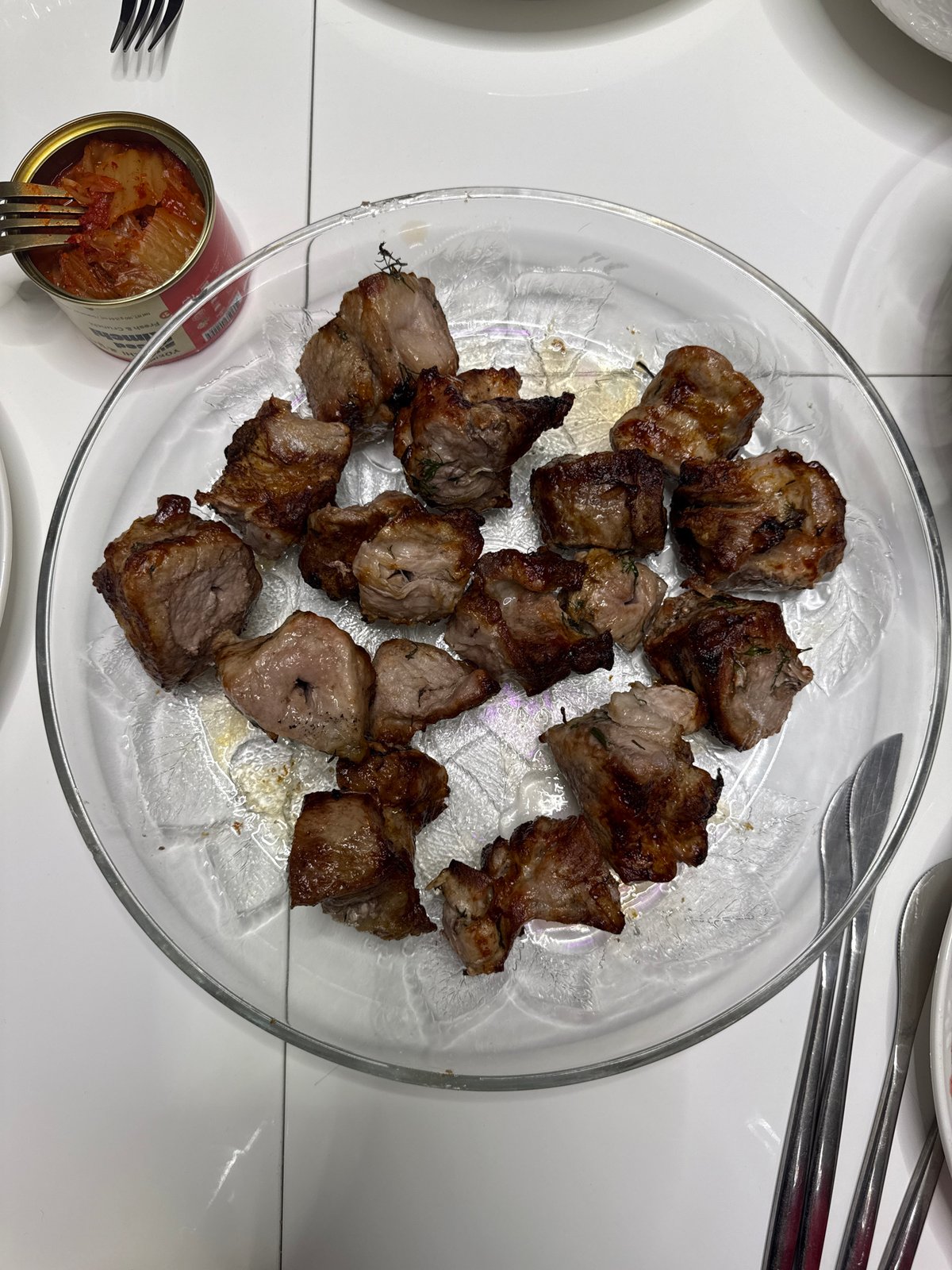Casual meal with meat dishes documented in Лобаново, Russia