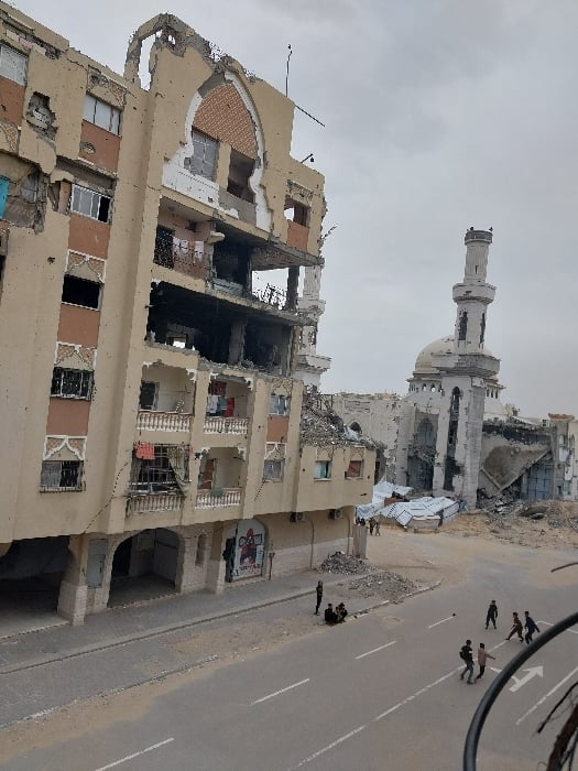 Khan Yunis shows war damage, displacement camps amid destruction