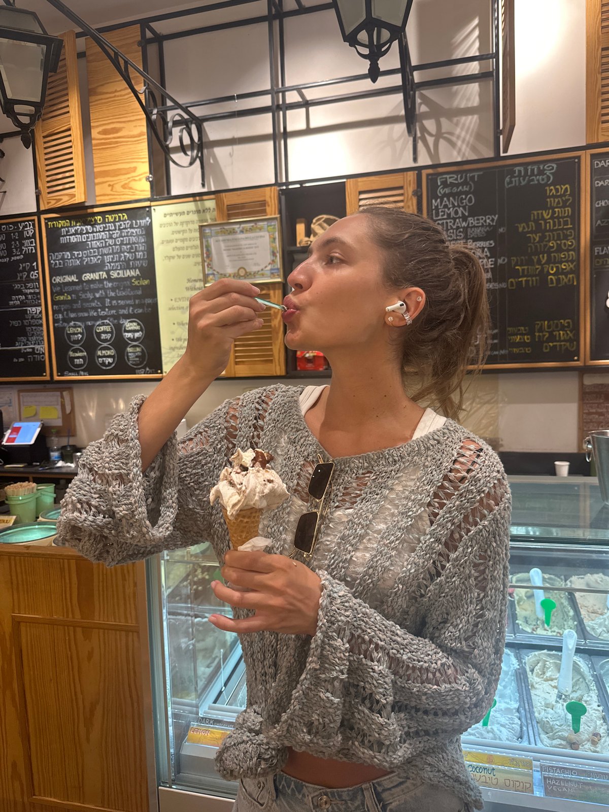 Casual afternoon out in Tel Aviv, snacks and street life