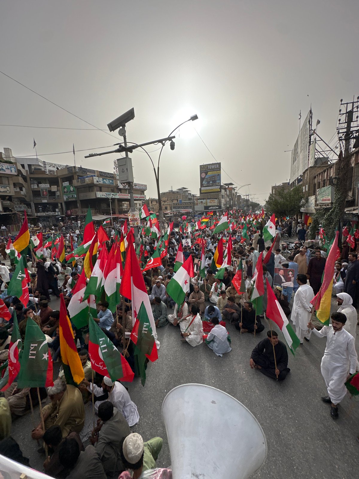 Street protest draws large flag-waving crowd in Quetta