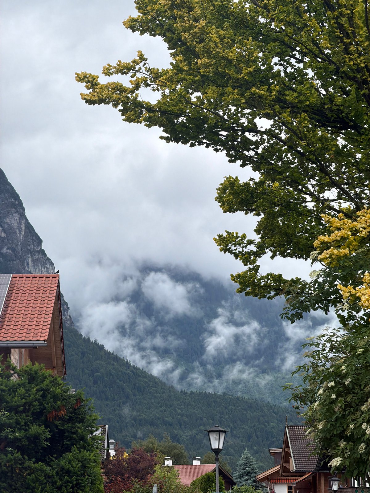 Overcast morning scenes documented across Garmisch-Partenkirchen, Germany