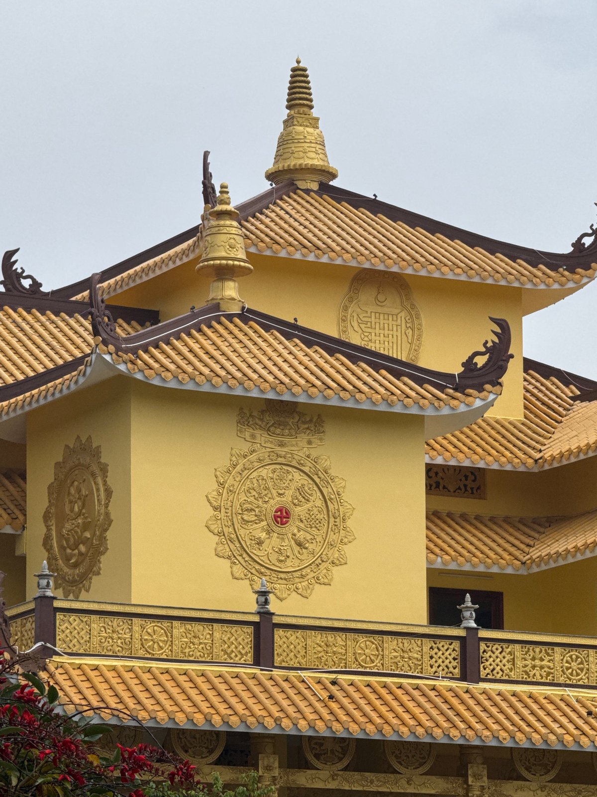 Buddhist temple and modern villas documented in Da Lat