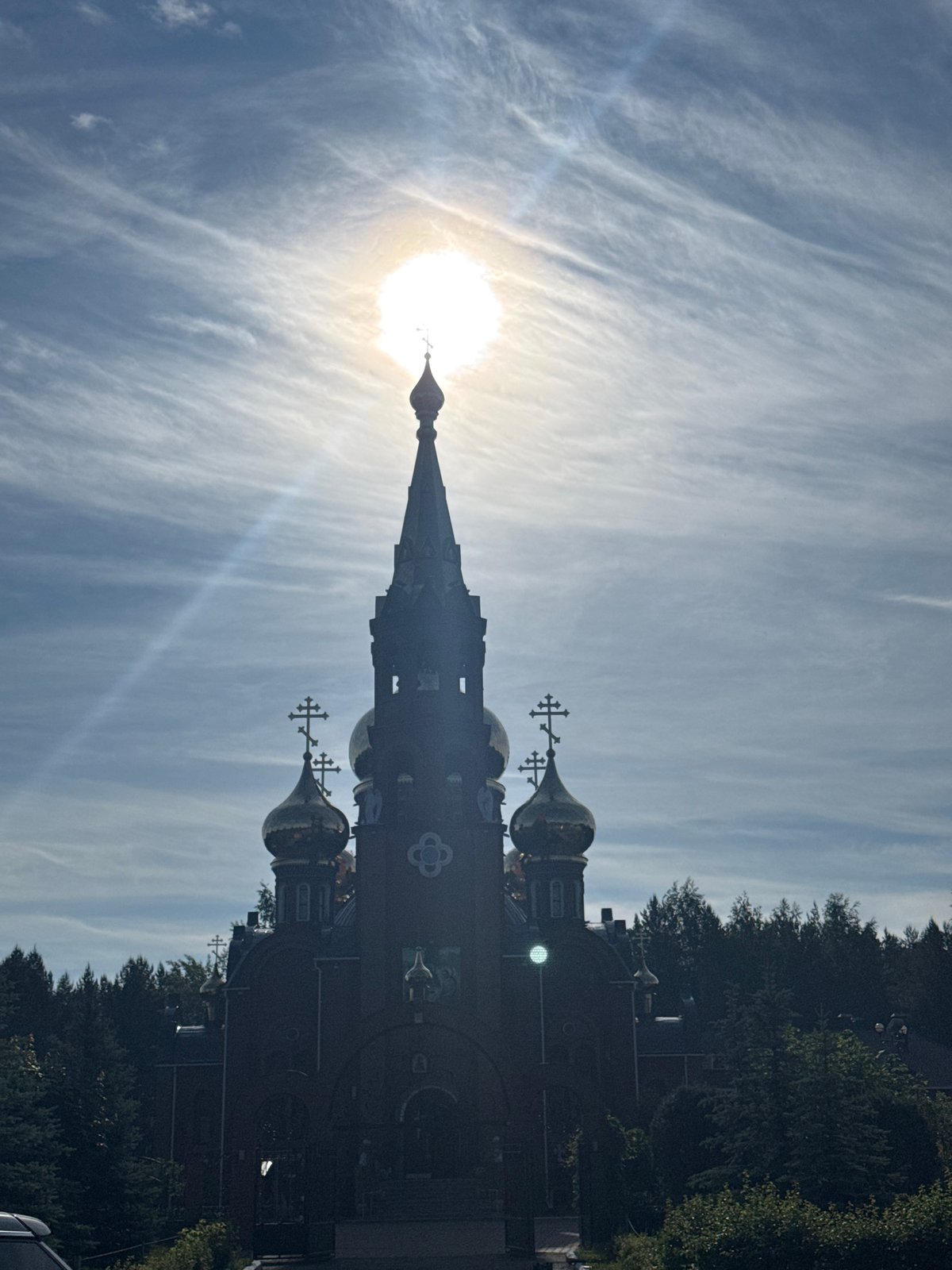 Early morning photo session captures church, selfies in Chaikovsky