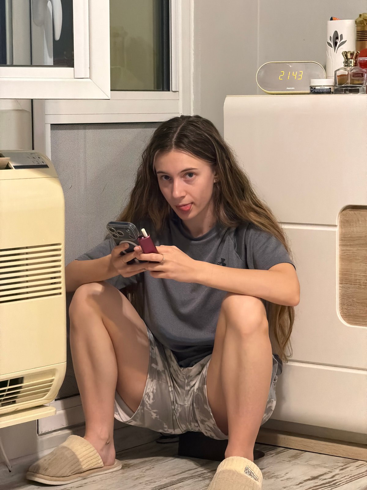 Woman observed vaping indoors near radiator in Plovdiv