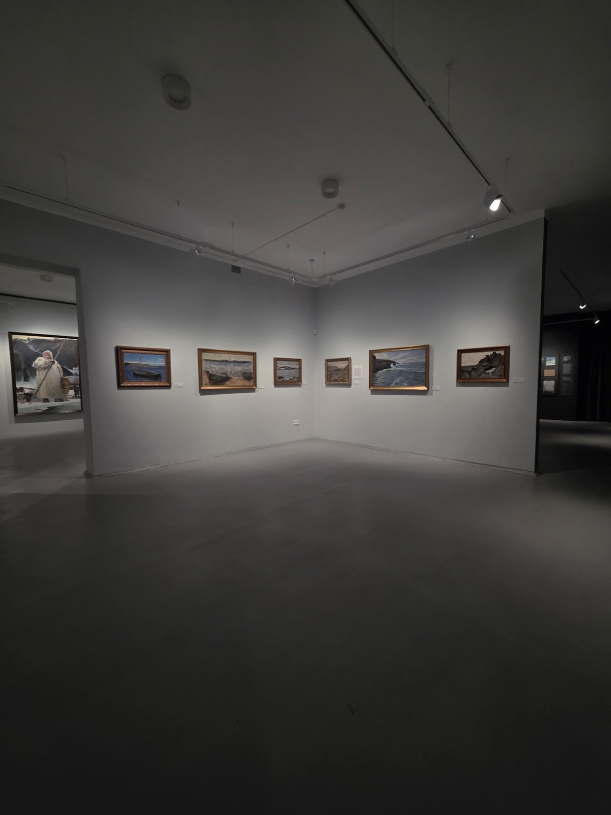 Quiet morning moments documented across Chaikovsky, Russia