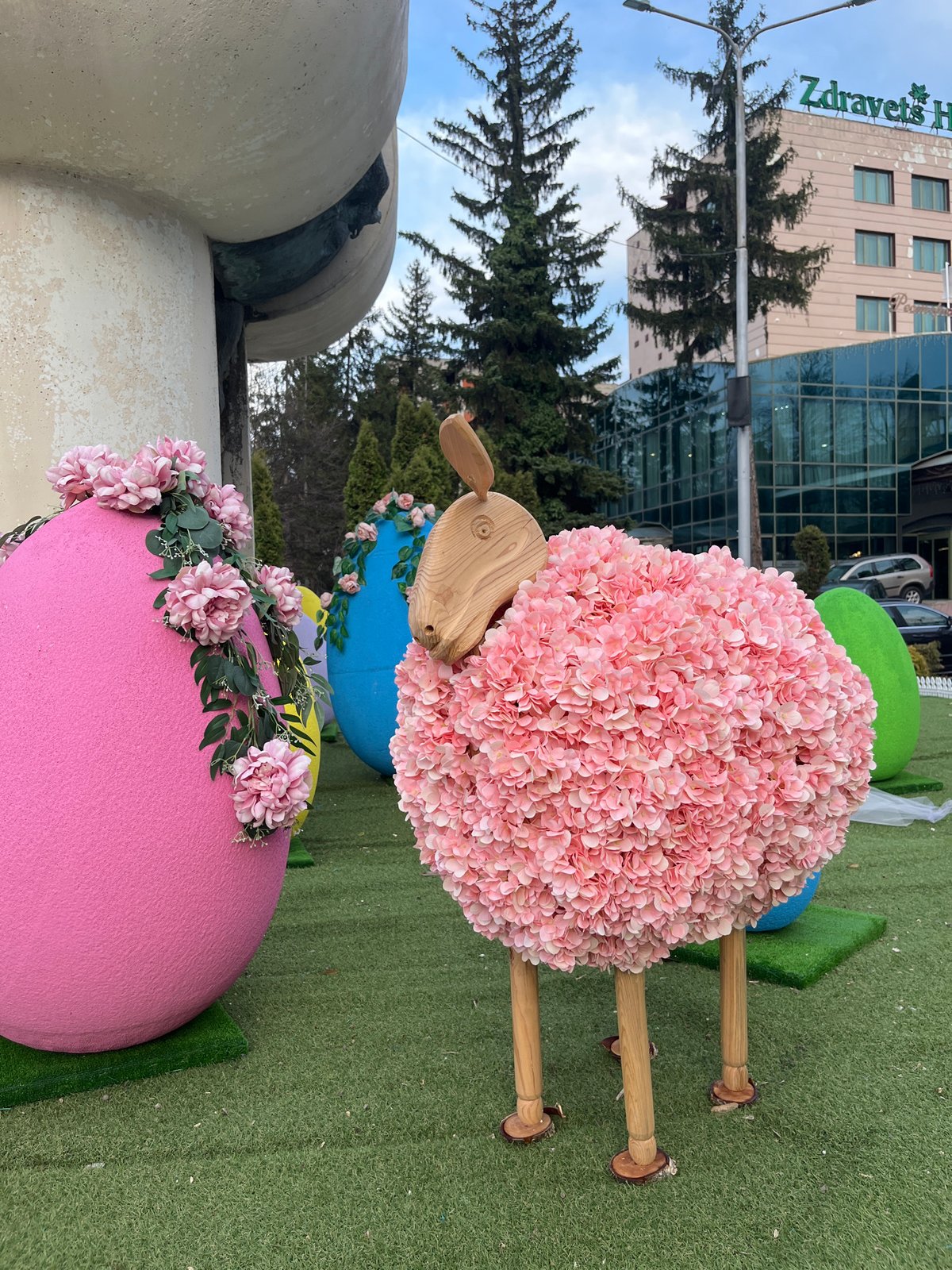 Spring Easter displays and blooming trees documented in Velingrad