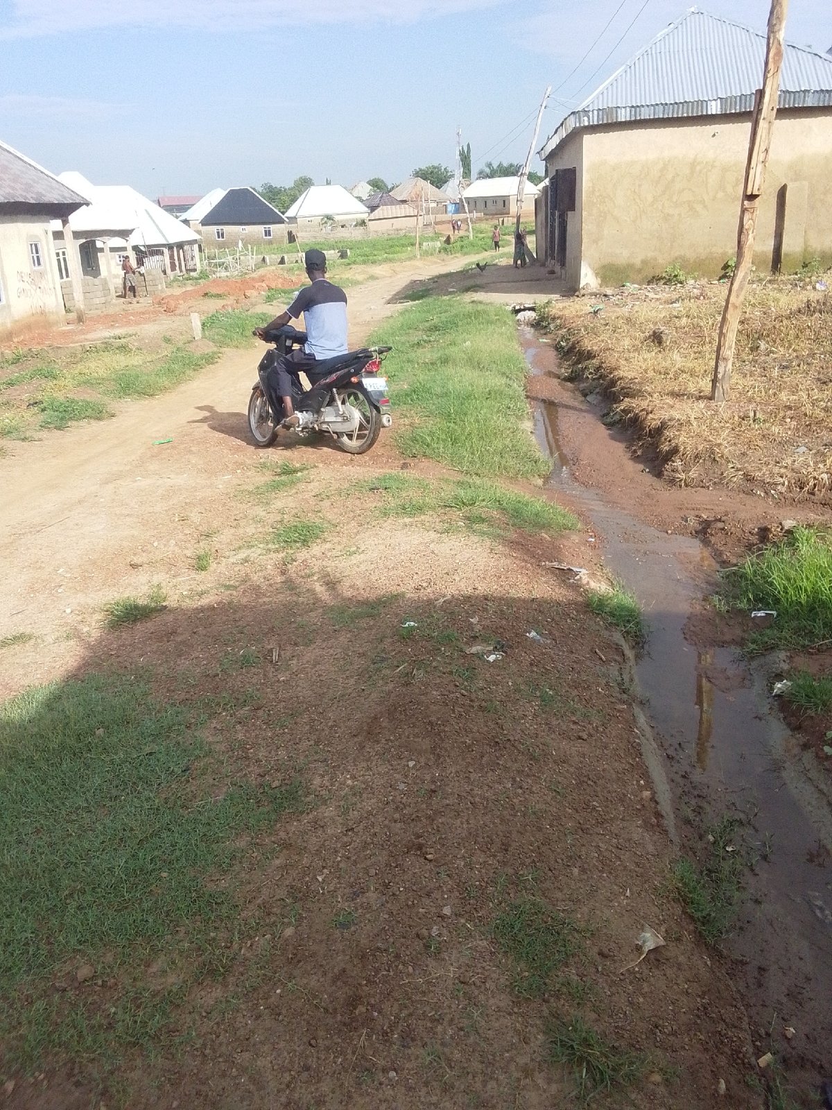 Man documents morning life in Keffi, Nigeria streets