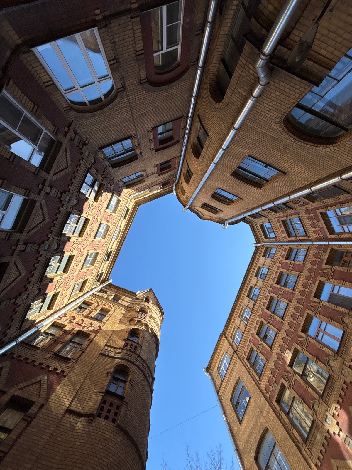 Tourist documents Saint Petersburg architecture during morning walkabout