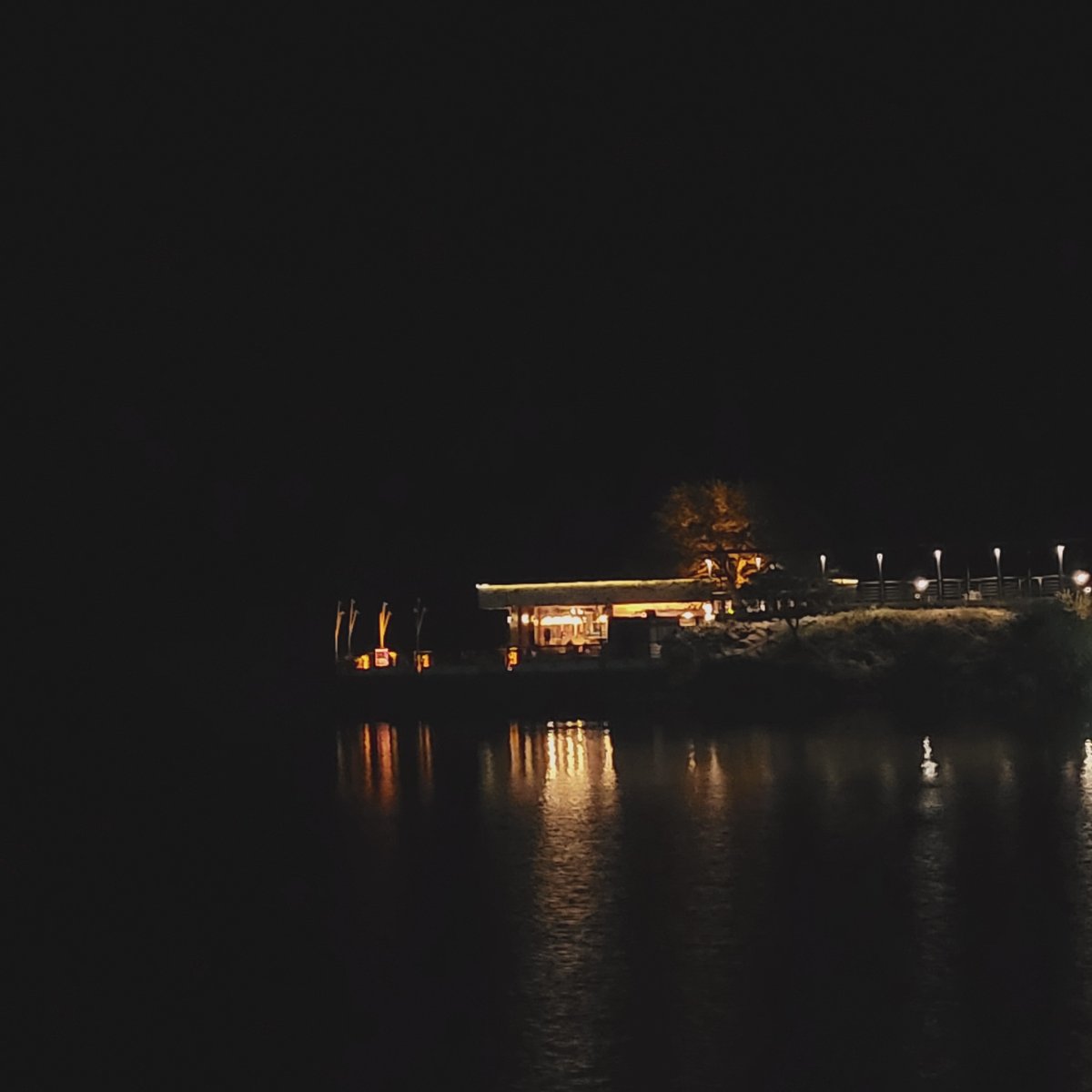 Nighttime observations recorded in Catamarca, Argentina include waterfront lights