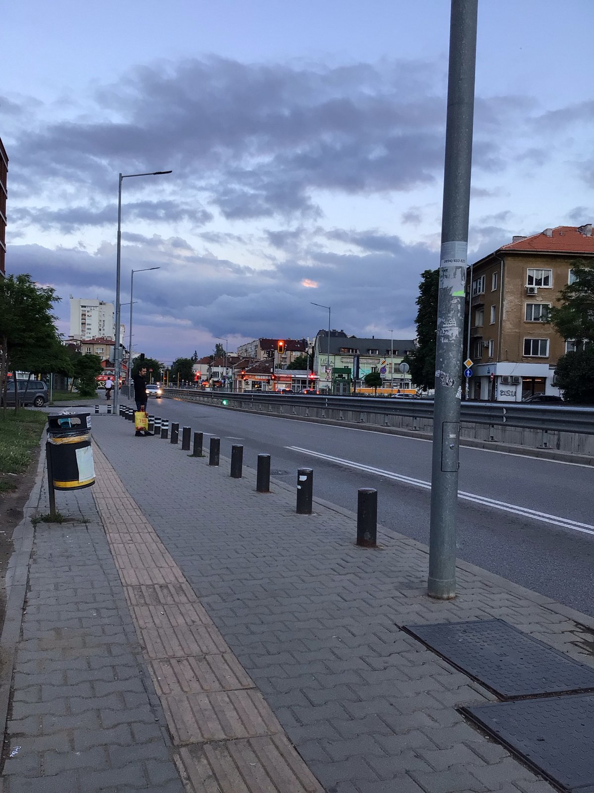 Evening scenes captured in Sofia: street views and indoor dancing