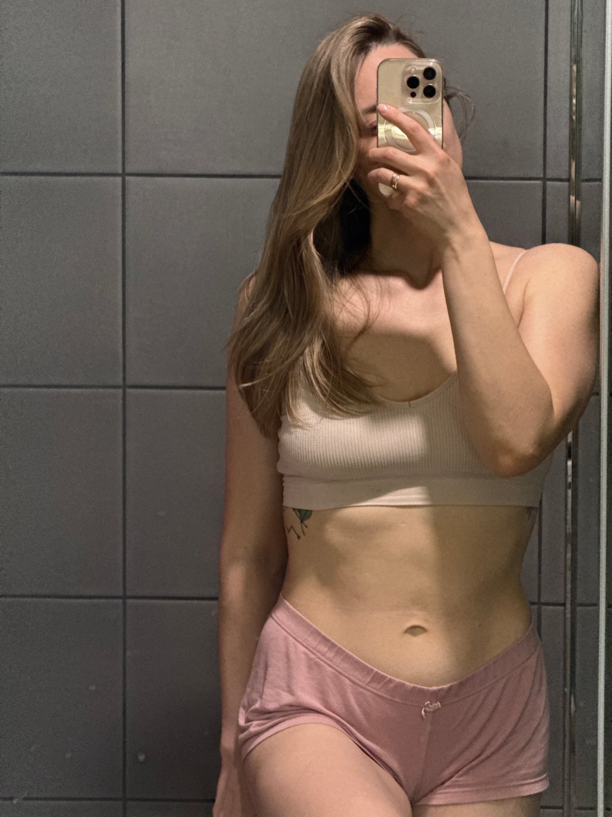 Woman documents workout routine and selfies in Chaikovsky, Russia